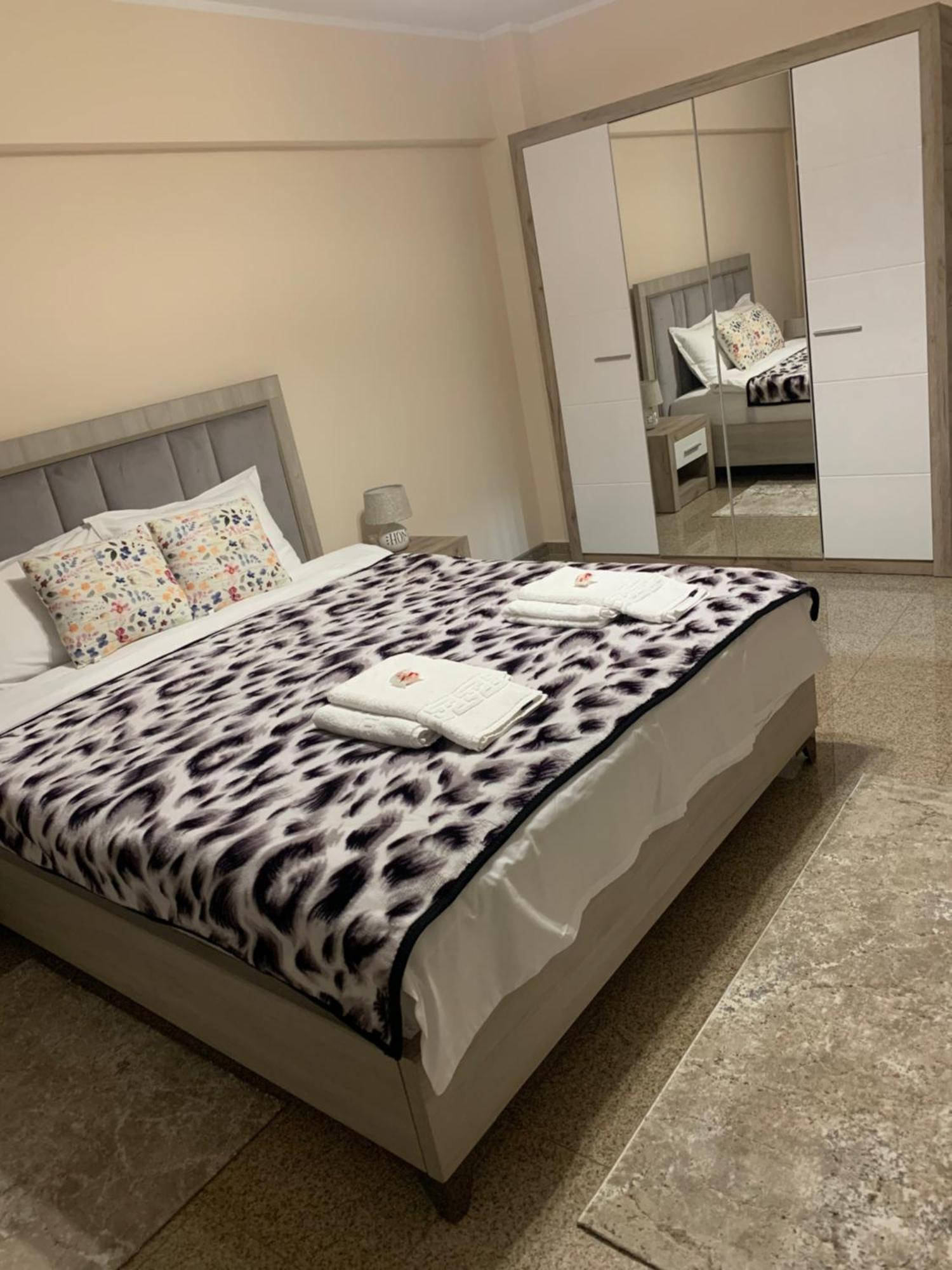 Appartamento Minerva Ultracentral Craiova Esterno foto